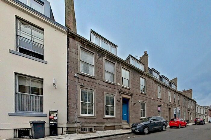 3 Bedroom Flat To Rent In South Tay Street, City Centre, Dundee, DD1