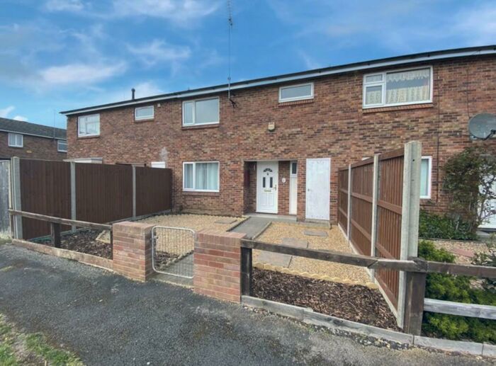 3 Bedroom End Of Terrace House To Rent In Ashbourne End, Aylesbury, HP21