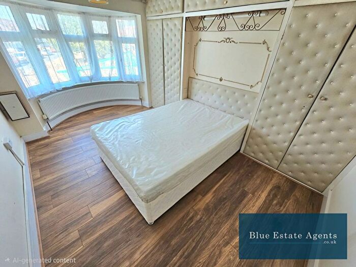 3 Bedroom Terraced House To Rent In Meadowbank Gardens, Hounslow, TW5