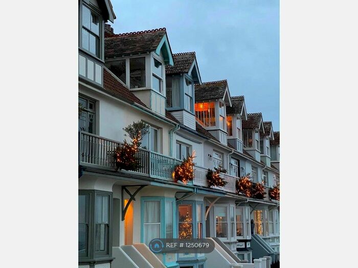 3 Bedroom Flat To Rent In Wave Crest, Whitstable CT5