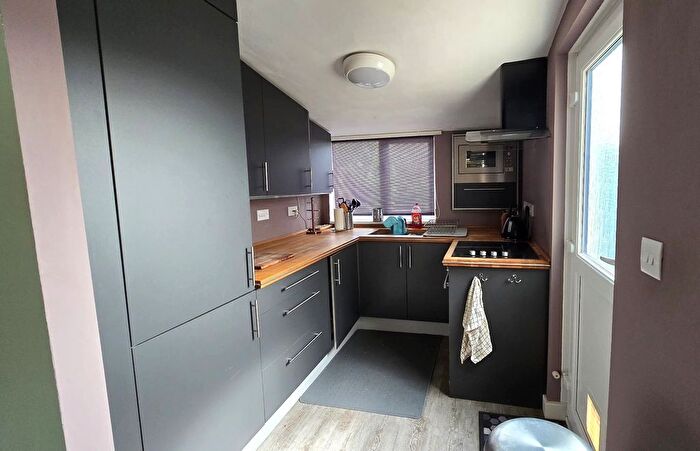 2 Bedroom Semi-Detached House To Rent In Fourth Avenue, Luton, LU3
