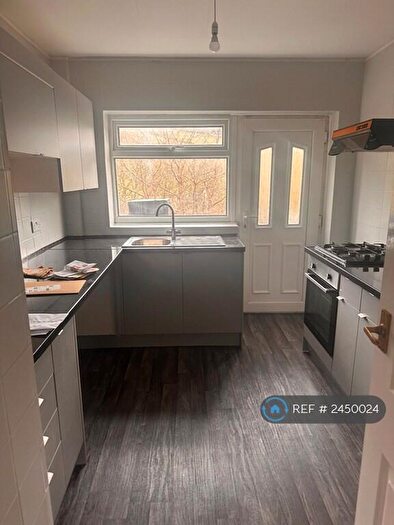 3 Bedroom Semi-Detached House To Rent In Shay Lane, Halifax, HX3