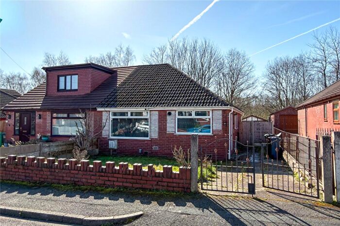2 Bedroom Bungalow For Sale In Rishworth Drive, New Moston, Manchester, M40