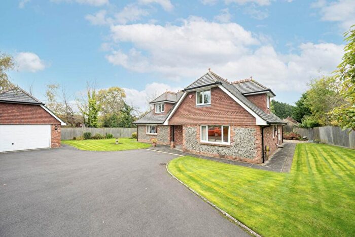 4 Bedroom Detached Bungalow For Sale In Stane Street, Pulborough, RH20