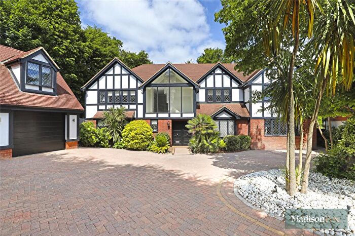 5 Bedroom Detached House For Sale In Stradbroke Park, Tomswood Road, Chigwell, Essex, IG7