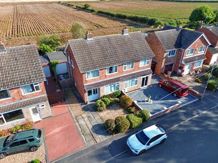 3 Bedroom Semi-Detached House For Sale In Oak Road, Glinton, Market Deeping, PE6