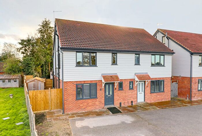 3 Bedroom Semi Detached House For Sale In Fishers Green, Stevenage, SG1