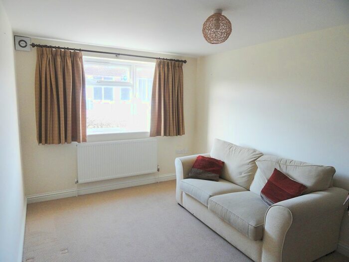 1 Bedroom Flat To Rent In Davonport Road, Leicester, LE5