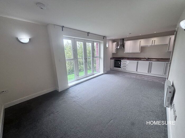 2 Bedroom Flat To Rent In Apartment, Cantilever Gardens, WA4