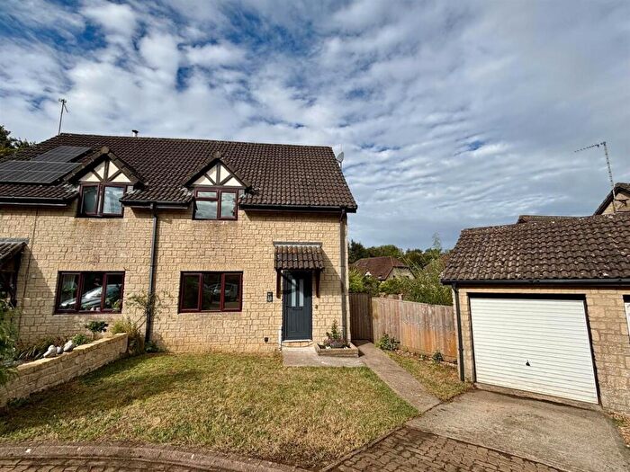 3 Bedroom Semi-Detached House For Sale In Farleigh Rise, Monkton Farleigh, BA15