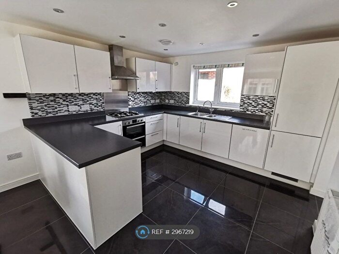 4 Bedroom Detached House To Rent In Honeysuckle Way, Didcot, OX11