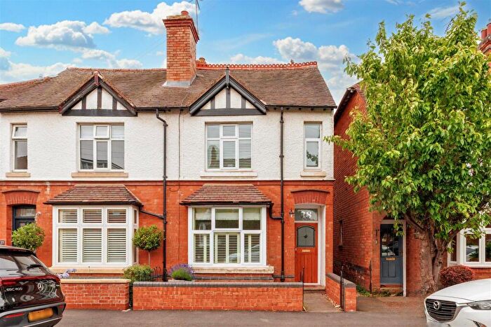 3 Bedroom Semi-Detached House For Sale In Vincent Avenue, Stratford-Upon-Avon, CV37