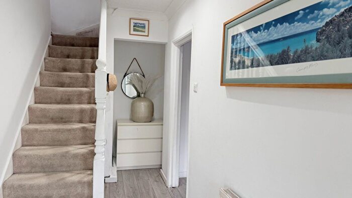 6 Bedroom Semi Detached House For Sale In Grosvenor Avenue, Hayes, UB4