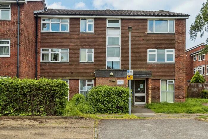 1 Bedroom Apartment To Rent In Middlefield, Hatfield, AL10