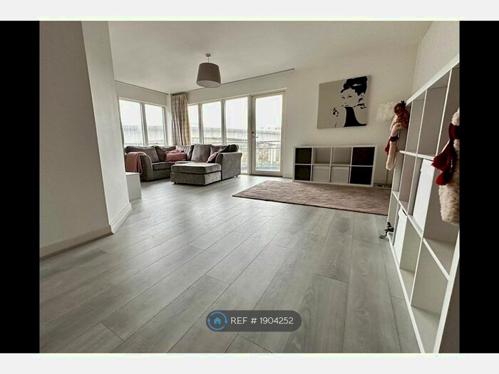 2 Bedroom Flat To Rent In Victoria Wharf, Cardiff, CF11