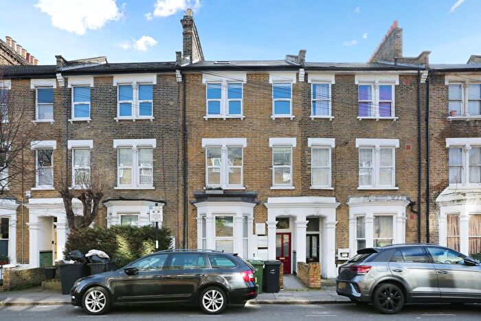 2 Bedroom Flat For Sale In Paulet Road, London, SE5