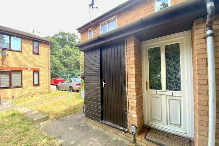 1 Bedroom Maisonette To Rent In Bader Gardens, SL1