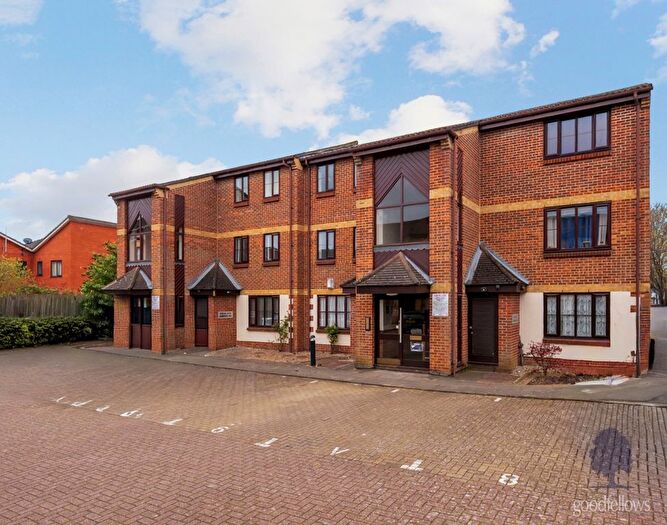 1 Bedroom Flat To Rent In Summerhill Way, Mitcham, Surrey, CR4