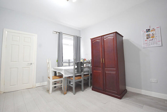 2 Bedroom Terraced House For Sale In Swan Lane, Coventry, CV2 - Photo 3