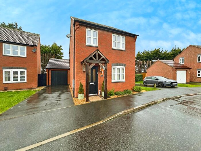 3 Bedroom Detached House For Sale In Cascade Close, Burton-on-Trent, DE14