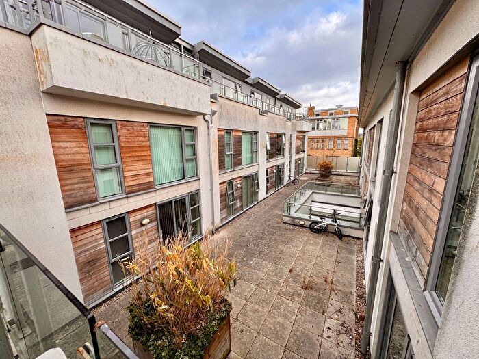1 Bedroom Property To Rent In Corporation Street, Taunton, TA1