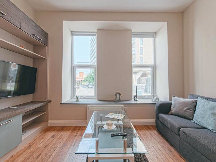1 Bedroom Apartment To Rent In Apt, Eagle House #, M3