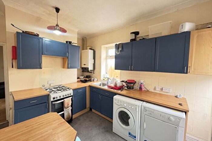 5 Bedroom Flat To Rent In Albany Road Cardiff, CF24