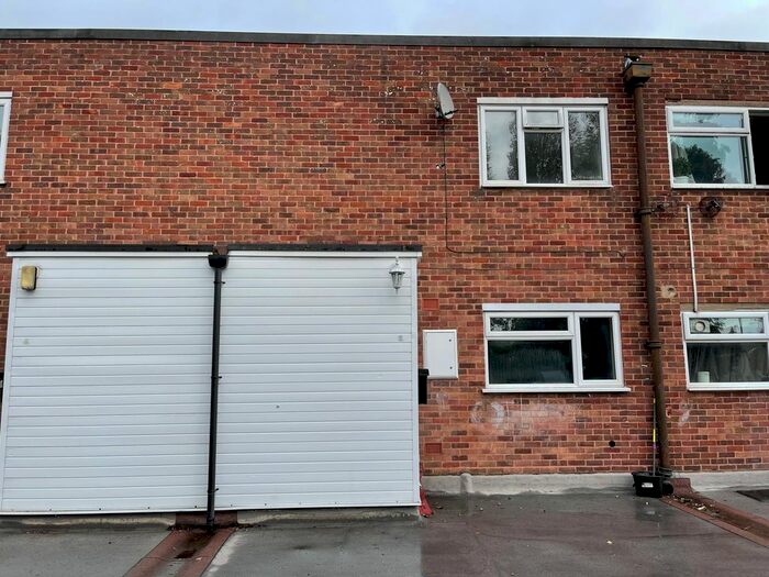 2 Bedroom Maisonette To Rent In Marsh Lane Parade, Stafford Road, Wolverhampton WV10