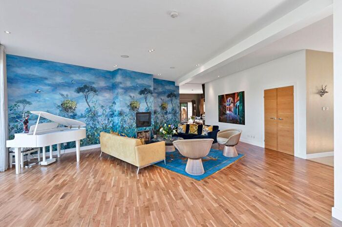5 Bedroom Detached House For Sale In Castle Gogar Rigg, Edinburgh, EH12