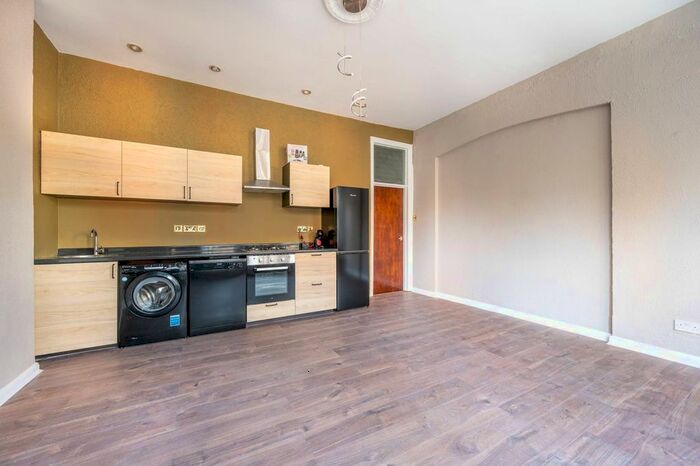 2 Bedroom Flat To Rent In Tetherdown, Muswell Hill, London, N10