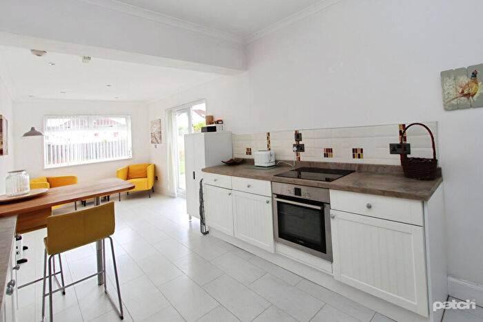 2 Bedroom Bungalow For Sale In Glasgow Road, Paisley, PA1