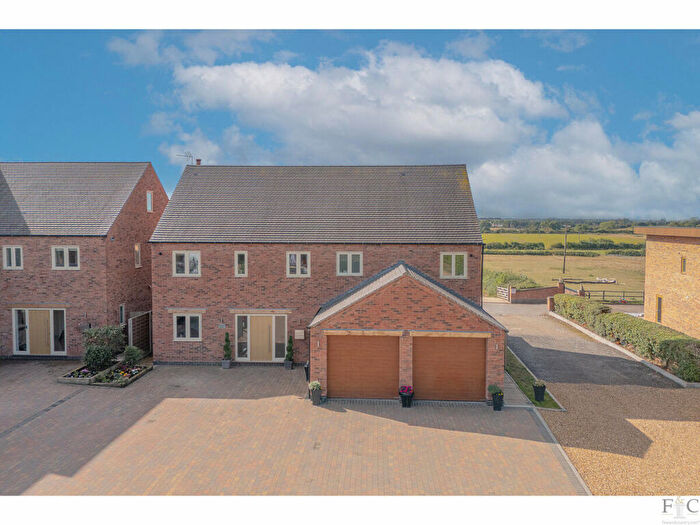 6 Bedroom Detached House For Sale In Cooks Lane, Leicester, LE9
