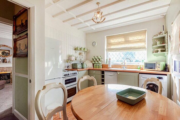 2 Bedroom Semi-Detached Bungalow For Sale In Bexley Lane, Sidcup, DA14