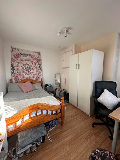 4 Bedroom End Of Terrace House To Rent In Teversal Avenue, Nottingham, NG7