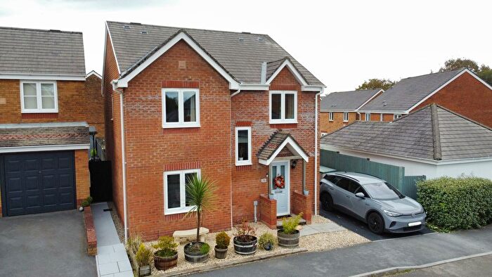 4 Bedroom Detached House For Sale In Bryn Dreinog, Capel Hendre, Ammanford, SA18