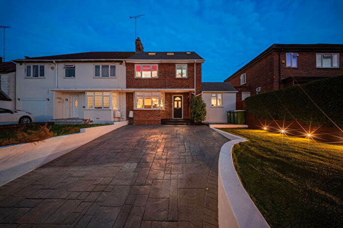 5 Bedroom Semi Detached House For Sale In Avenue Road, Erith, DA8