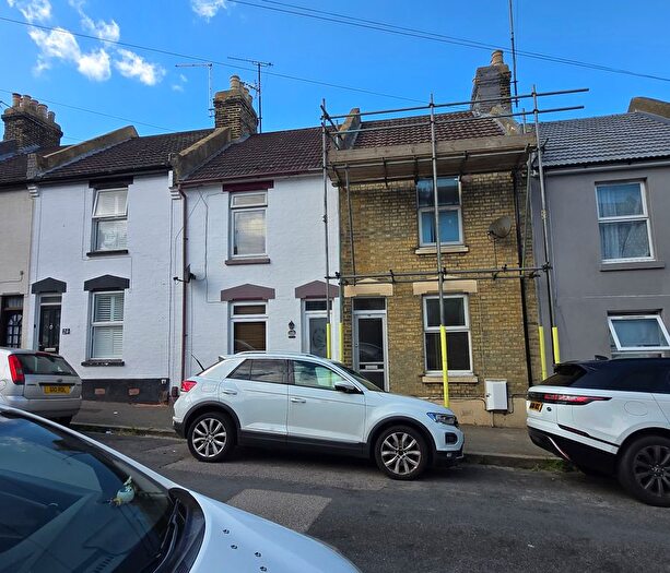 3 Bedroom Terraced House To Rent In Wickham Street, Rochester, Kent, ME1