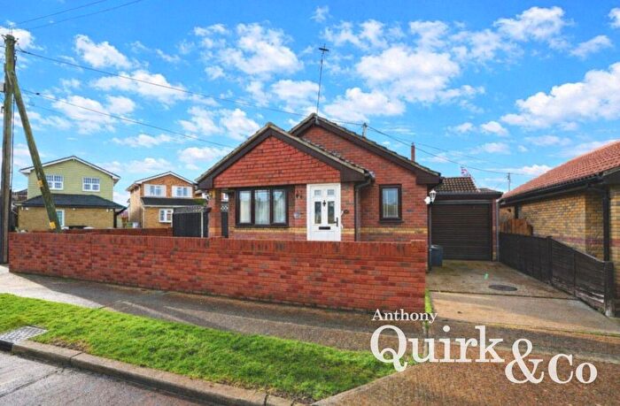 1 Bedroom Detached Bungalow For Sale In Coniston Road, Canvey Island, SS8