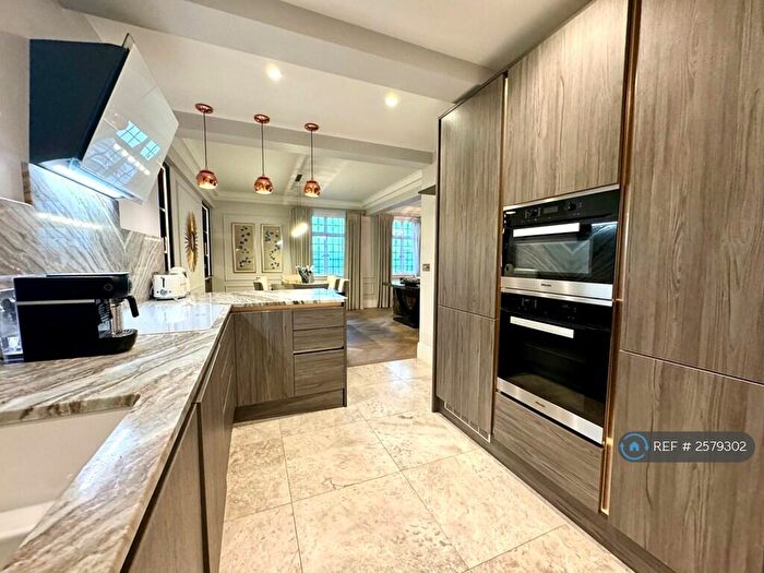 4 Bedroom Flat To Rent In Chiltern Court, London, NW1