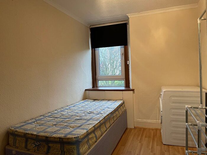 2 Bedroom Flat To Rent In Dens Road, Dundee, DD3