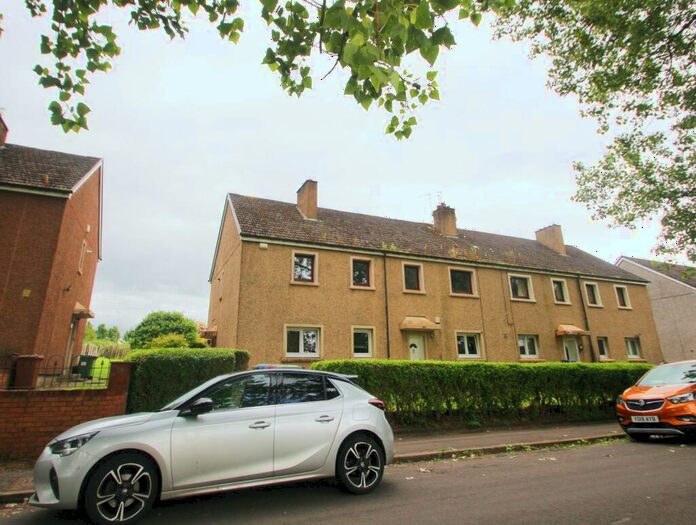 3 Bedroom Flat To Rent In Wallacewell Road, Glasgow, G21