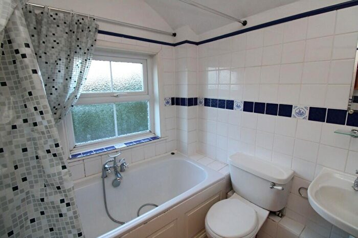 2 Bedroom Terraced House For Sale In Battens Avenue, Overton, RG25