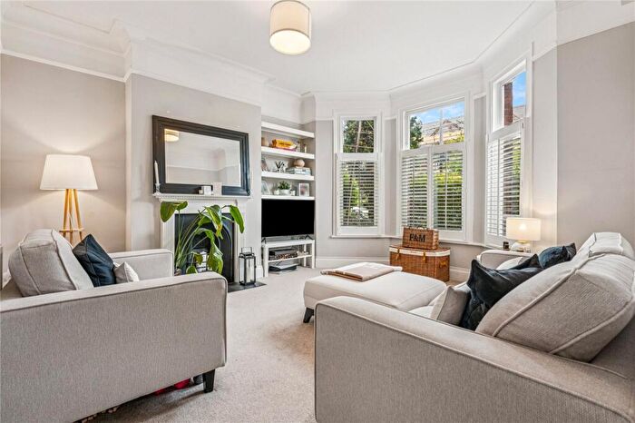 2 Bedroom Apartment For Sale In Glenfield Road, SW12