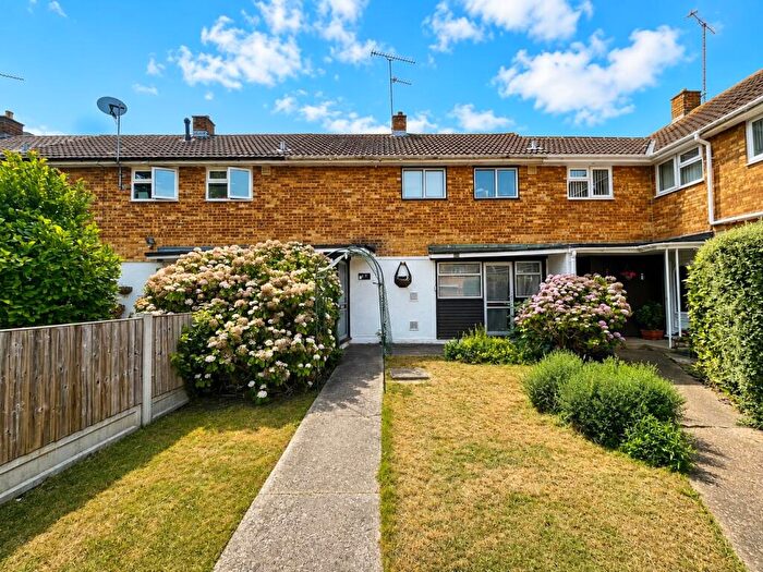 2 Bedroom Terraced House For Sale In Methersgate, Basildon, Essex, SS14