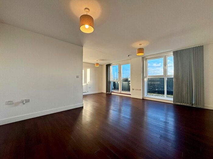 3 Bedroom Flat To Rent In Loughborough House, Honour Garden, Dagenham, Dagenham, RM8