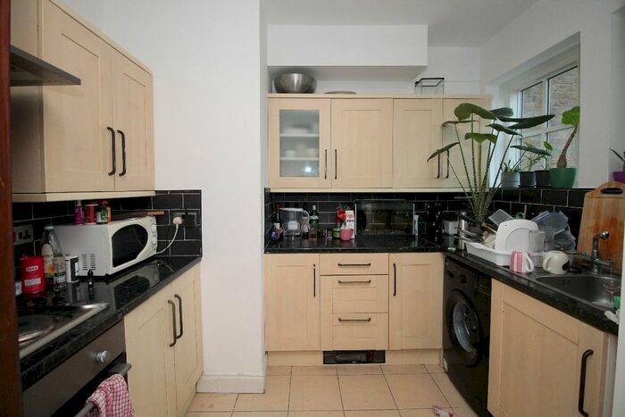 1 Bedroom Flat To Rent In Wilmot Street, Bethnal Green, E2