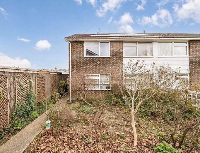 2 Bedroom Flat For Sale In Woodbine Close, Twickenham, TW2