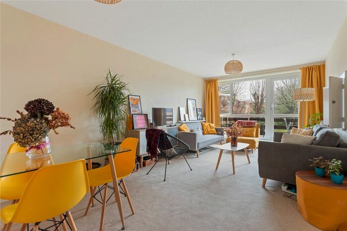 1 Bedroom Flat To Rent In Putney Lodge, St. John's Avenue, London, SW15