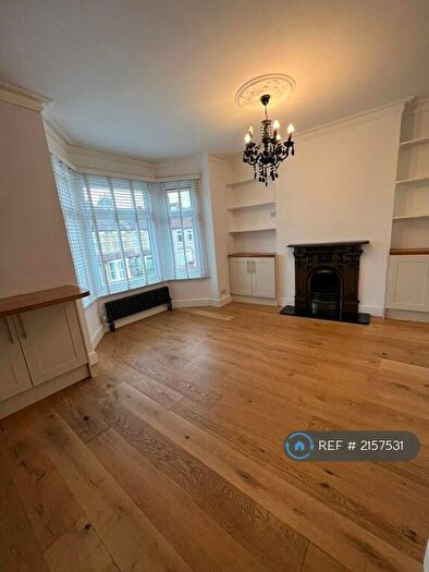 3 Bedroom Flat To Rent In Davidson Road, East Croydon, CR0