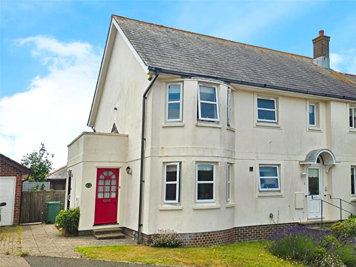 1 Bedroom End Of Terrace House For Sale In Hurst Point View, Totland Bay, Isle Of Wight, PO39